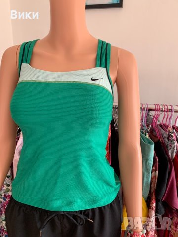 Nike потник топ в размер XS, снимка 9 - Потници - 40745088