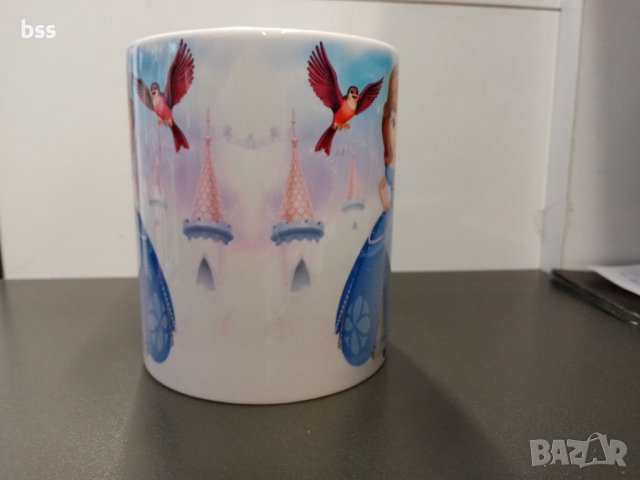 Бяла порцеланова чаша на София Първа / Sofia the First, снимка 2 - Чаши - 37013562