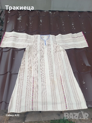 СТАРА ЖЕНСКА РИЗА НОСИЯ 