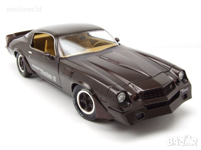 Chevrolet Z28 Yenko Turbo Z 1981 - мащаб 1:18 на Greenlight моделът е нов в кутия, снимка 10 - Колекции - 29494181