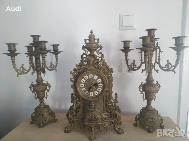 Комплект каминен часовник с два свещеника. 