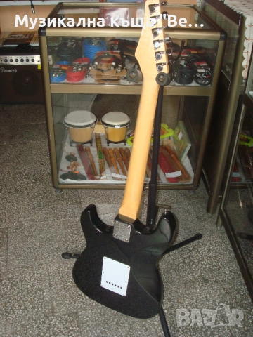 Електрическа китара, снимка 9 - Китари - 52290979