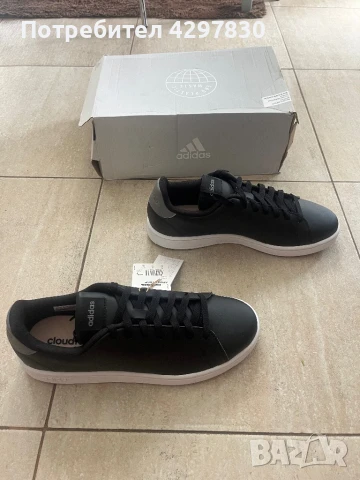 Нови маратонки Adidas размер 43 1/3, снимка 2 - Маратонки - 50635034