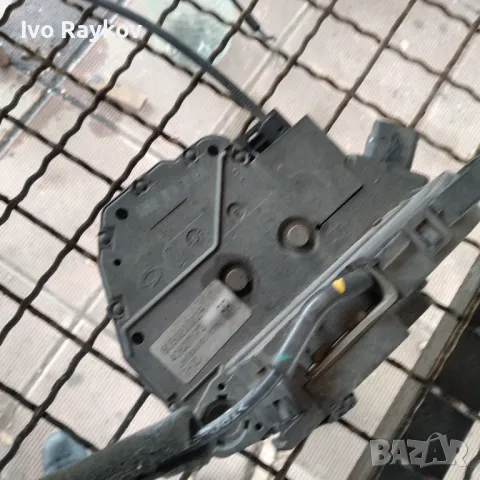 Задна лява брава за Renault Megane III , 40717182