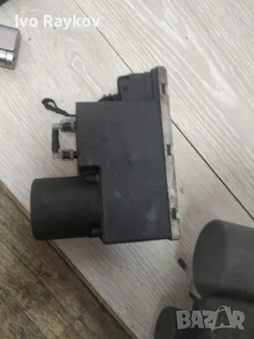 Вакуум помпа централно заключване за Audi A4 B5, 4A0 862 257 A, снимка 6 - Части - 50253507
