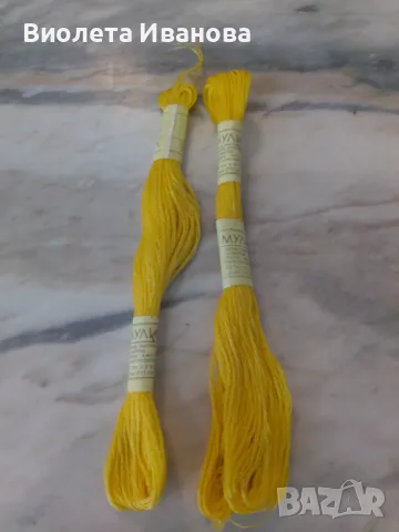 Мулине, светло жълто, 2 бр., снимка 2 - Гоблени - 50186964