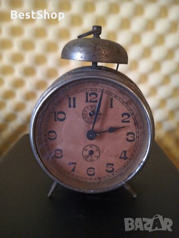 Ретро Часовник, снимка 1 - Антикварни и старинни предмети - 35440581