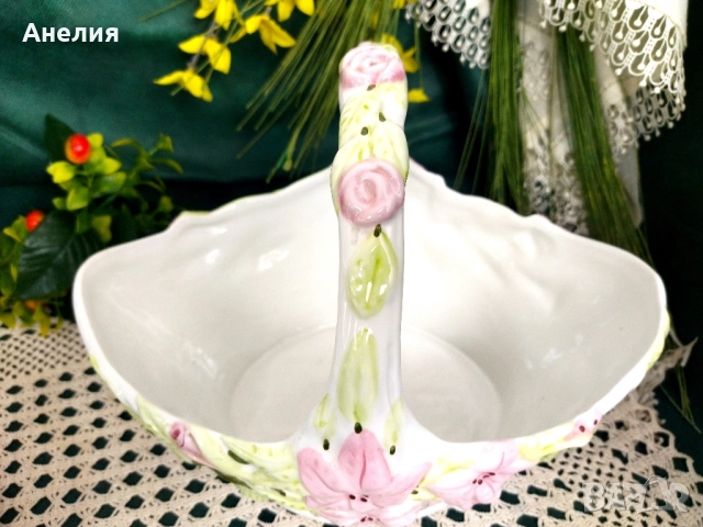 Кошница с релефни розови цветя, снимка 4 - Декорация за дома - 51882528