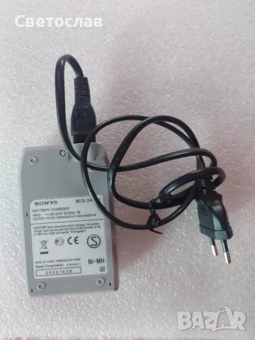 Зарядно устройство Sony BCG-34HLD за 4 AA/AAA батерии, снимка 2 - Друга електроника - 50008008