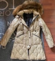 Много елегантно бежово яке с подвижна качулка, естествен пух. Високо качество., снимка 1