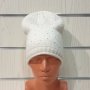 Нова зимна дамска шапка с камъчета в бял цвят, снимка 2
