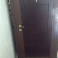 Продавам блиндирана входна врата . , снимка 2 - Входни врати - 43447144