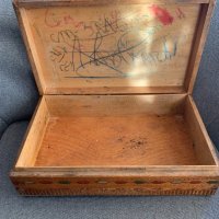Българска дървена красива рисувана етно кутия-1, снимка 3 - Антикварни и старинни предмети - 43996381
