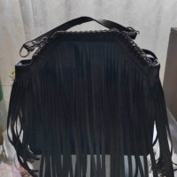 Черна дамска чанта с ресни от набук, снимка 1 - Чанти - 43593109