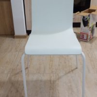 Продавам 4  стилни трапезни стола, снимка 1 - Столове - 33020076