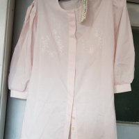 Продавам нова дамска блуза розова с бродерия 