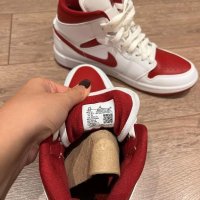 Air Jordan 1 Mid, снимка 5 - Кецове - 43742441