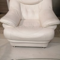 Бяла кожена холова гарнитура, снимка 4 - Дивани и мека мебел - 44017770