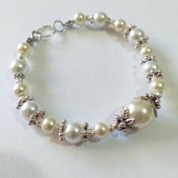 Красива перлена гривна с кристални перли и красиви орнаменти в цвят Сребро , снимка 2 - Гривни - 37157972