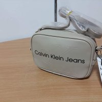 Луксозна чанта Calvin Klein код D-G151, снимка 2 - Чанти - 35844261