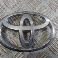 Емблема капак Toyota Yaris 2007г.	, снимка 1 - Аксесоари и консумативи - 39082191