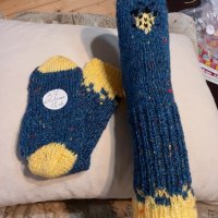 Ръчно плетени дамски чорапи размер 37, снимка 1 - Дамски чорапи - 39662511