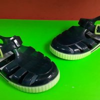 Английски детски сандали-силиконови , снимка 2 - Детски сандали и чехли - 28891618