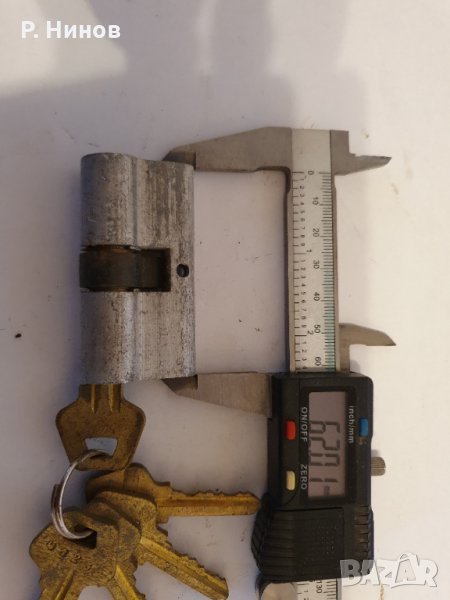Патронник със секретни ключове 62 мм равностранен, снимка 1