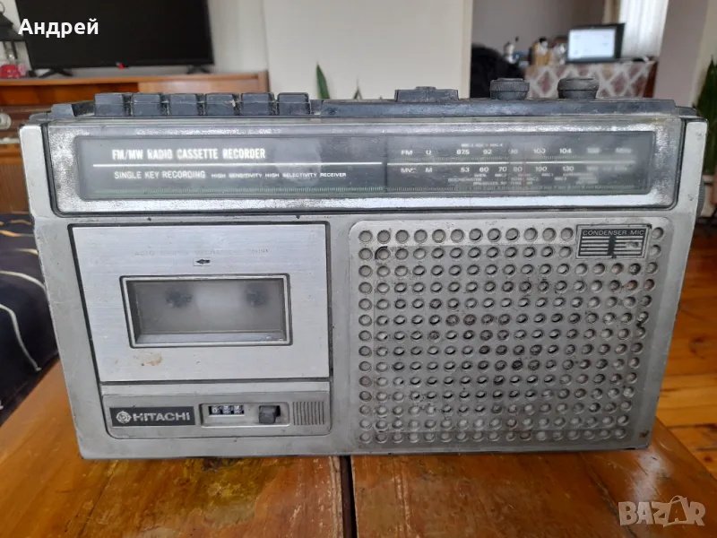 Стар радиокасетофон Hitachi, снимка 1