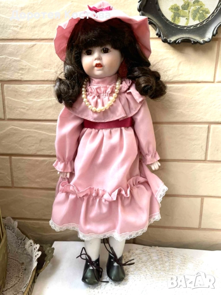 Красива порцеланова кукла от Англия , снимка 1