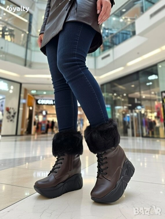 Боти на платформа - кафява кожа с черен пух и черно ходило, снимка 1