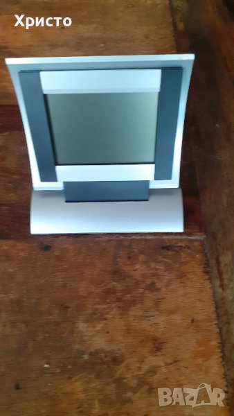 часовник електронен красив и уникален показва час, температура, аларма и други, снимка 1