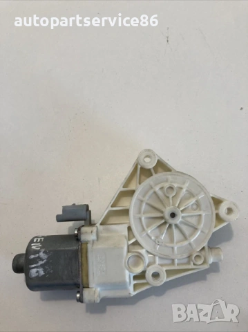 Мотор на стъклото на задната дясна врата за KIA Magentis 2.0 CRDi (2009)