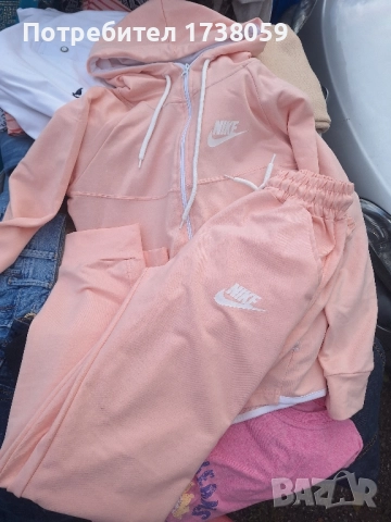 дамски екип Naik, снимка 2 - Спортни екипи - 52162953