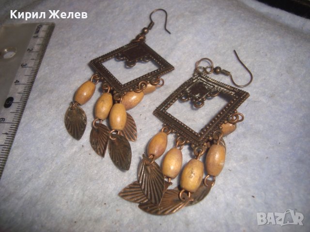 КРАСИВИ МЕСИНГОВИ ВИНТИДЖ ОБЕЦИ БЕЛ ЕПОК СТИЛ с ВИСУЛКИ от СТРУГОВАНО ДЪРВО 4253, снимка 4 - Обеци - 36596246