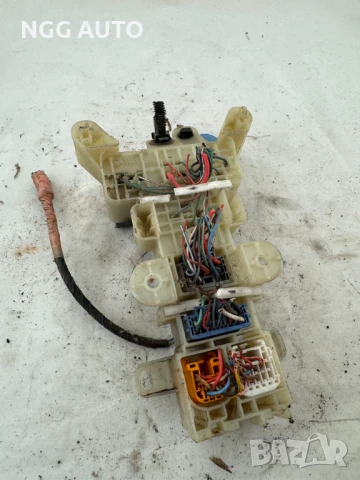 Toyota бушонна кутия / relay box с релета Flasher 81980-10700, Relays 85910-30060 / 85910-30070, снимка 5 - Части - 51398375