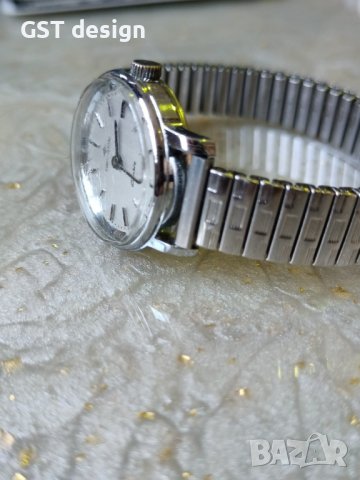 Рядък Оригинал Швейцарски Часовник Дамски Оригинална Каишка , снимка 1