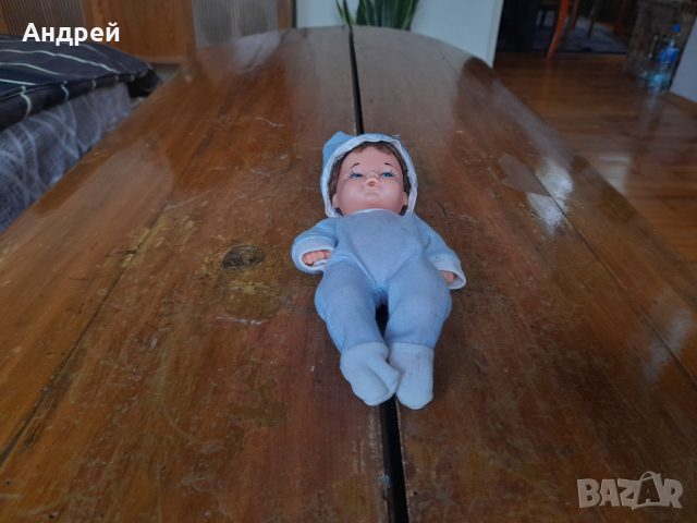 Стара кукла бебе