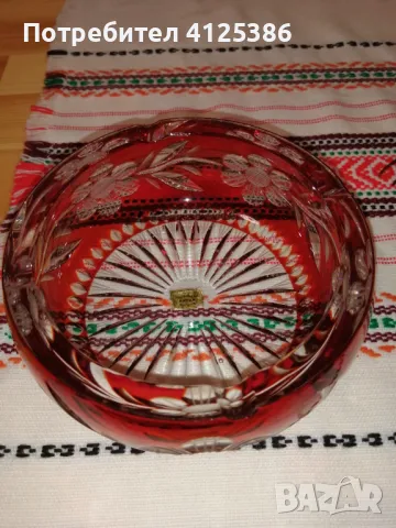 Много красив кристален пепелник - червен, снимка 4 - Декорация за дома - 48733686