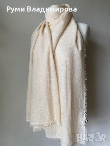 Бежов шал от 100 % кашмир, 2 броя, снимка 4 - Шалове - 52704853