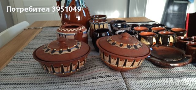 Стари керамични съдове + престилка от народа носия

, снимка 5 - Декорация за дома - 43822877