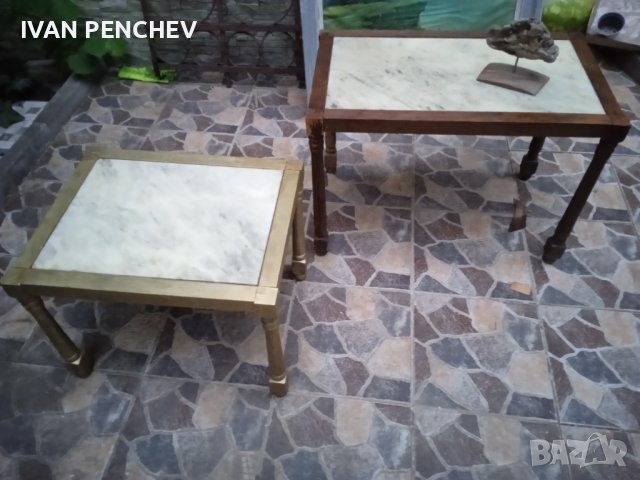 Две мраморни масички