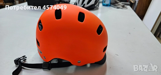 Велосипедна каска ABUS, снимка 2 - Аксесоари за велосипеди - 51724228