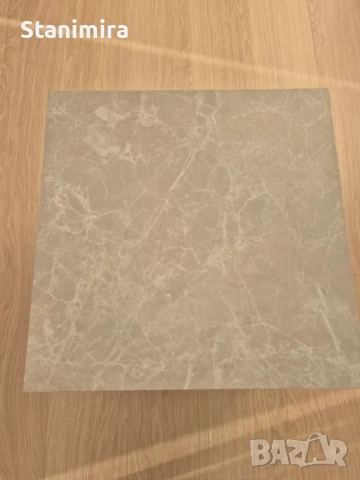 Продавам нова модерна квадратна маса за кафе, цвят бежов, снимка 6 - Маси - 51492187