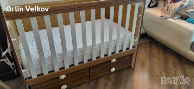 детско креватче с четири чекмеджета тип кошарка много запазено