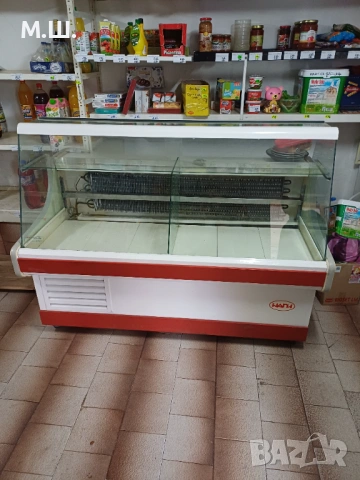 Хладилна витрина Наги