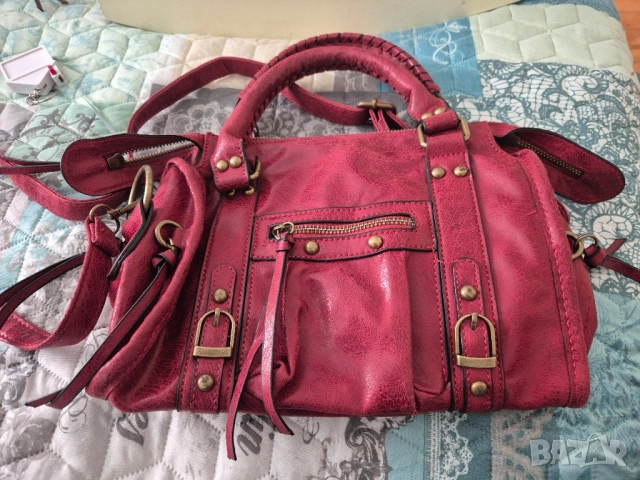 червена чанта Радис