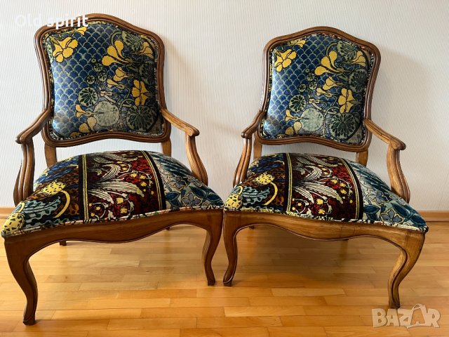 Двойка антикварни кресла – Bohème, с копринен пачуърк