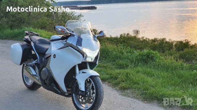 HONDA VFR 1200F 2010g.регистриран,напълно обслужен топ състояние , снимка 4 - Мотоциклети и мототехника - 36672740