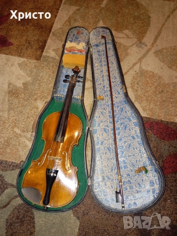 Стара колекционерска цигулка.